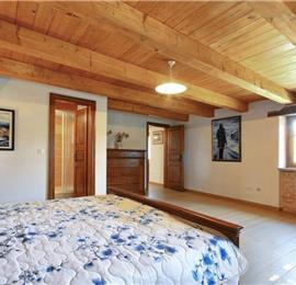 4 bedroom villa with pool near Svetvinčenat, Istria, sleeps 10